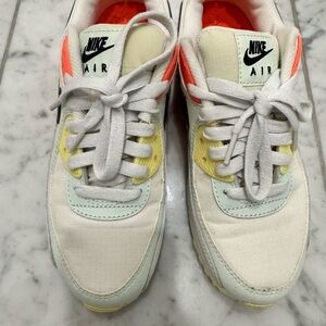 Nike White and Yellow Sneakers with Orange Interior